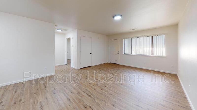 1529 Willis St - Photo 7 of 12