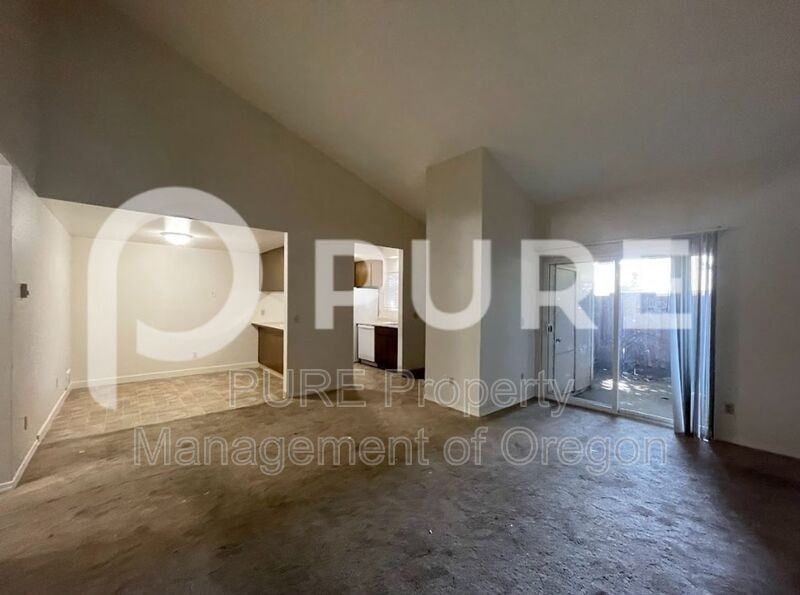 9015 Se Clackamas Rd - Photo 2 of 21