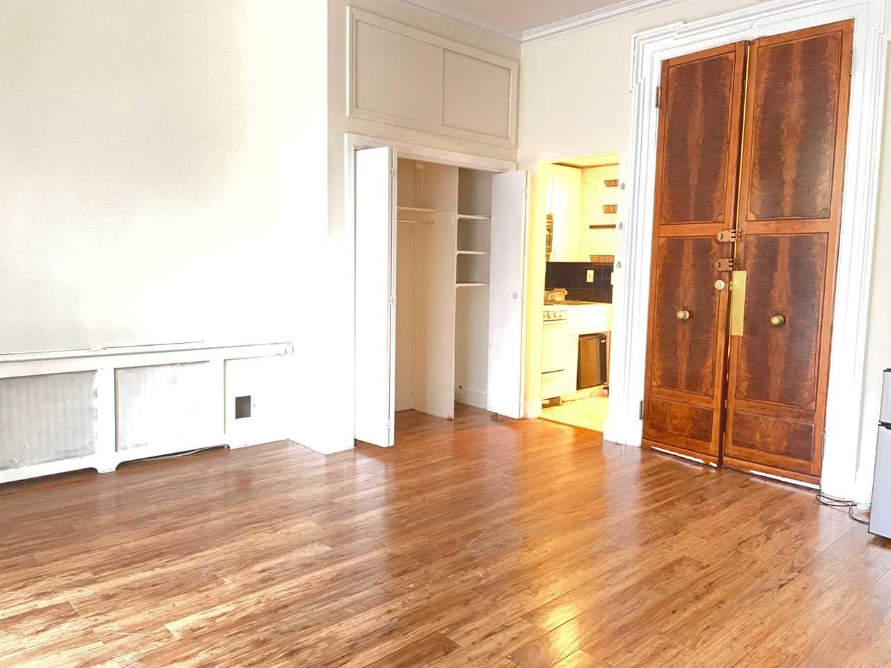 228 Beacon St #2 - Photo 5 of 12