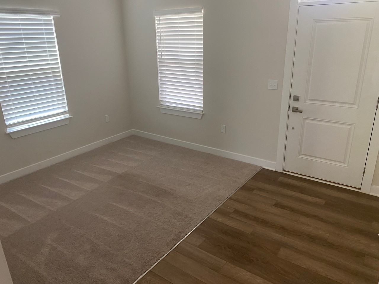 1429 Park Terrace - Photo 3 of 21