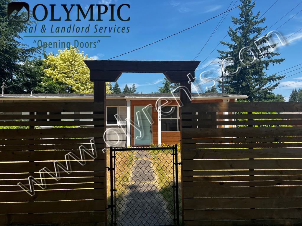 1216 Joy Ave Ne - Photo 3 of 26