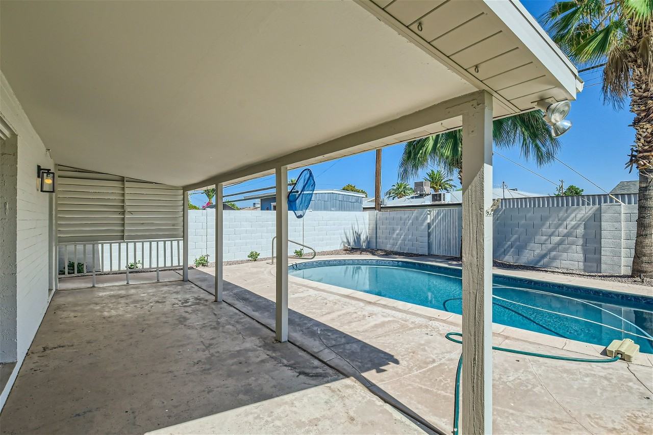 8356 E Palm Ln - Photo 7 of 17