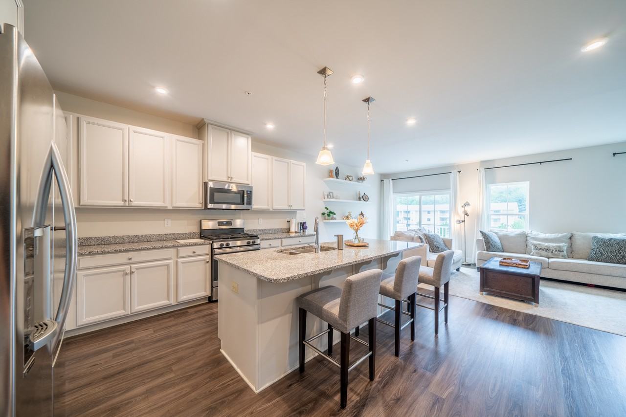 120 Azalea Dr - Photo 5 of 32