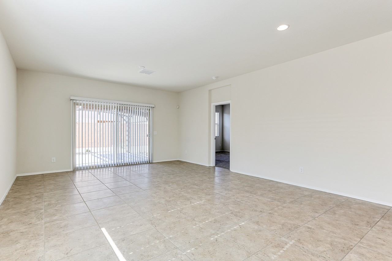 1243 E Eric Pl - Photo 4 of 17