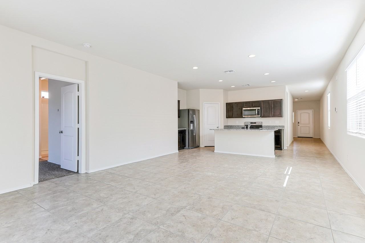 1243 E Eric Pl - Photo 5 of 17