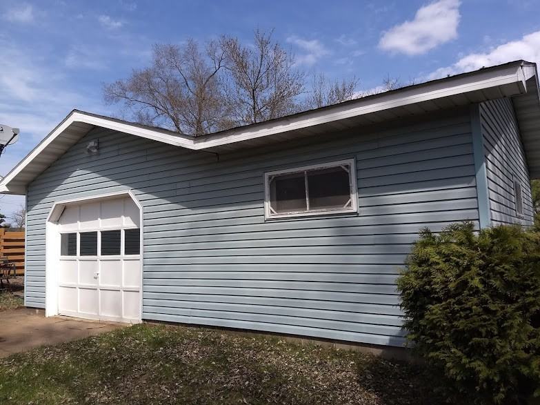 605 Plum St - Photo 2 of 10