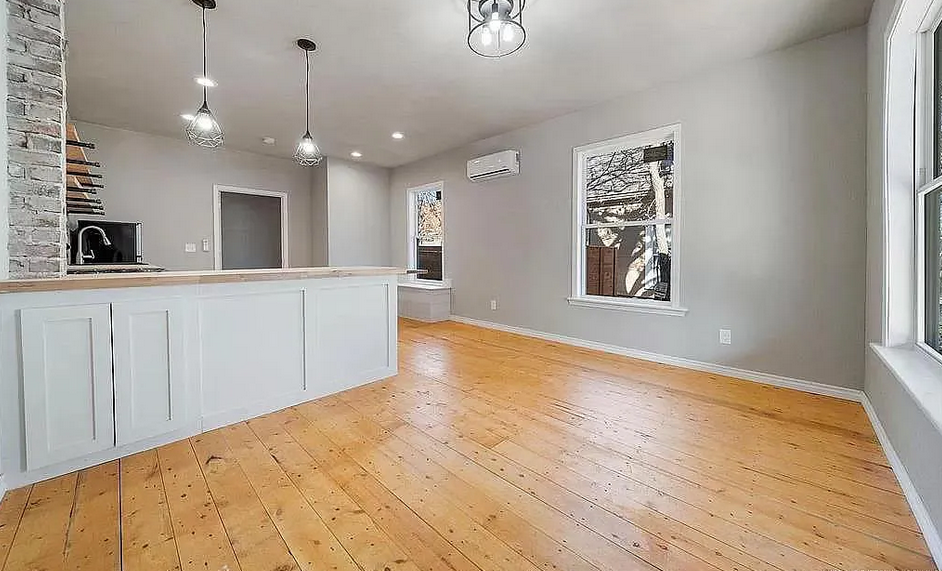 1124 S Yorktown Ave #NA - Photo 2 of 9