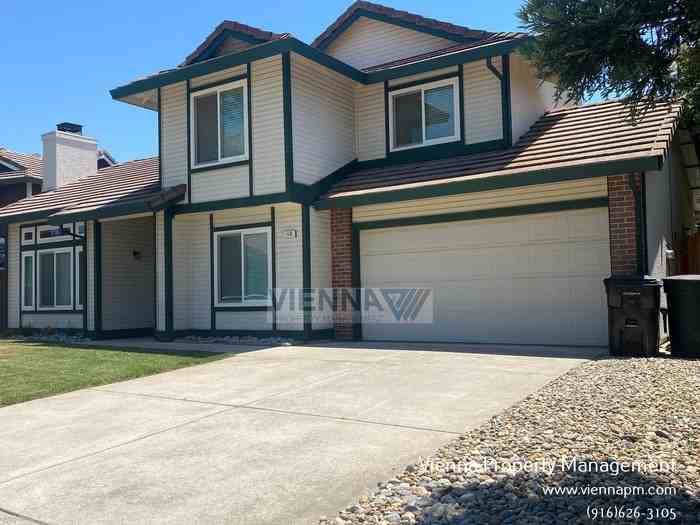 110 Amethyst Ct - Photo 3 of 25