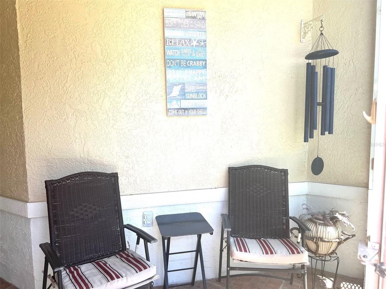 2602 Edgewater Court - Photo 3 of 27