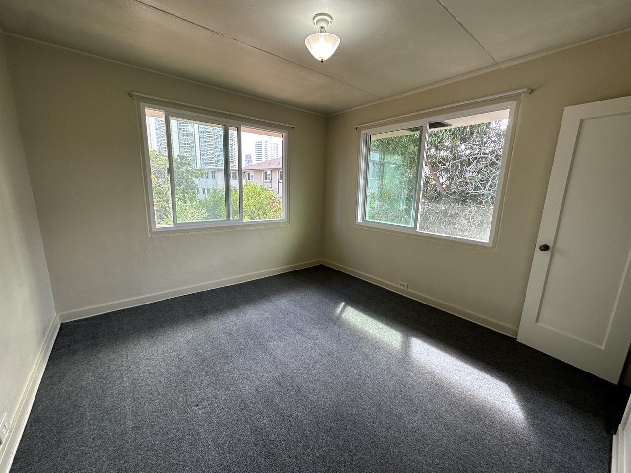 660 Hausten St #B - Photo 5 of 8
