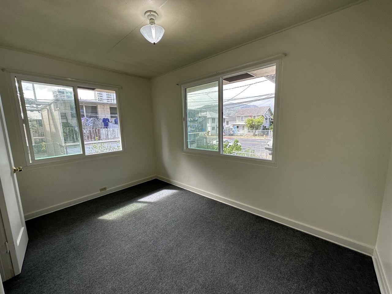 660 Hausten St #B - Photo 6 of 8