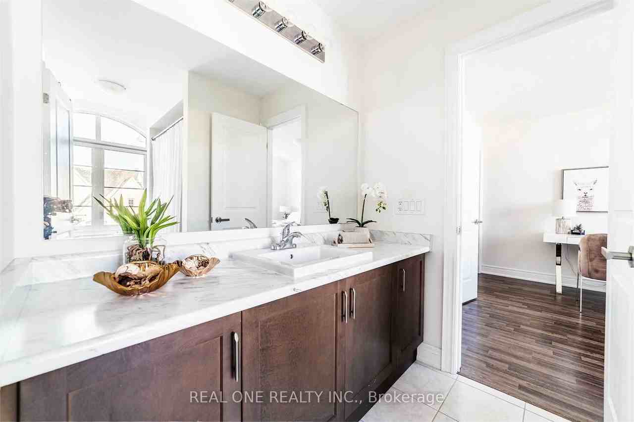 5 Clifford Fairbarn Drive - Photo 2 of 13