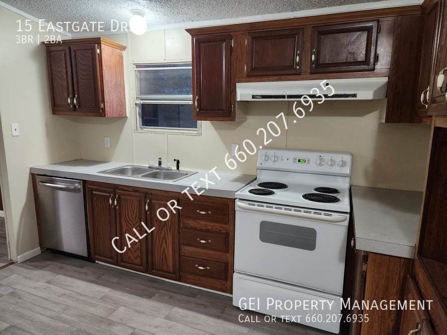 15 Eastgate Dr - Photo 2 of 25