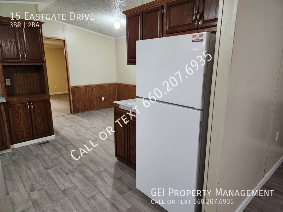 15 Eastgate Dr - Photo 3 of 25