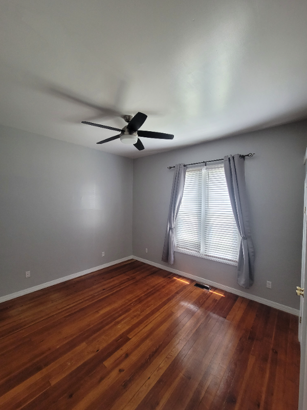 2201 Ekin Ave - Photo 3 of 8