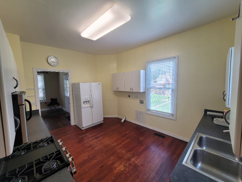 2201 Ekin Ave - Photo 7 of 8