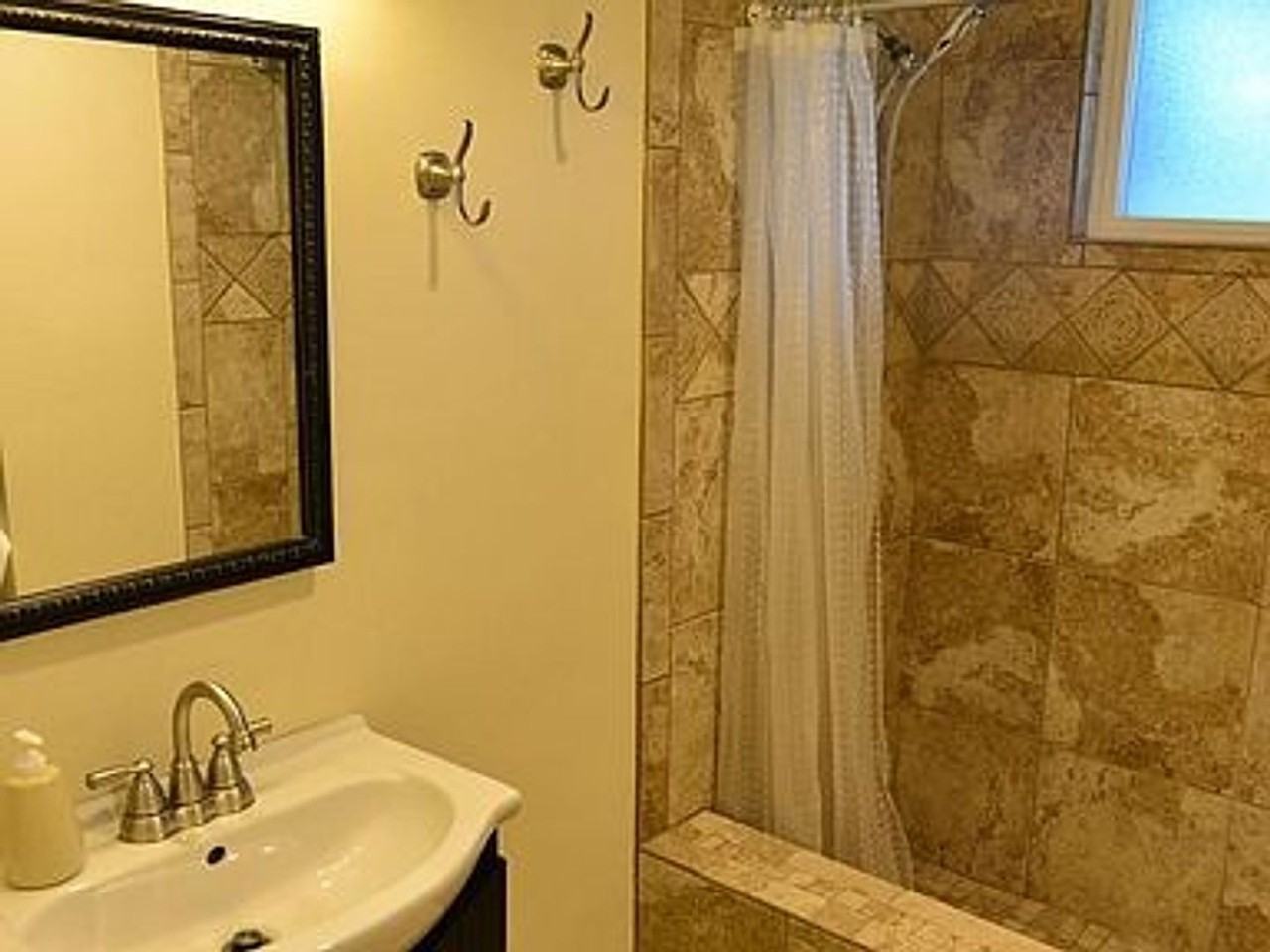 224 Sierra Vista Dr #NA - Photo 3 of 7