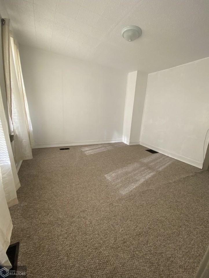 620 S Central Ave #NA - Photo 3 of 8