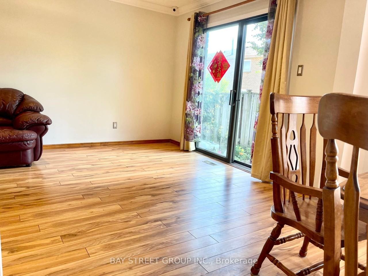 137 Appleby Crescent ## - Photo 2 of 6