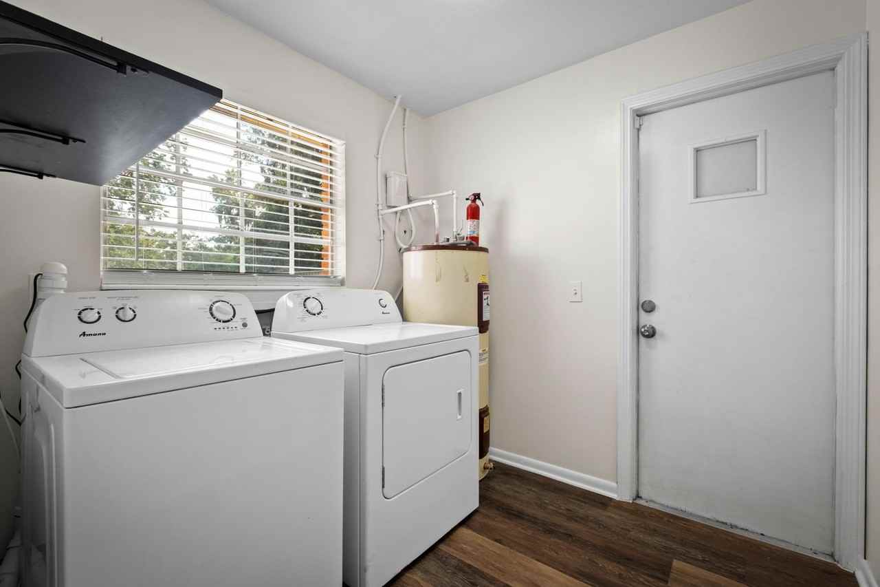 Philrose Dr - Photo 7 of 17