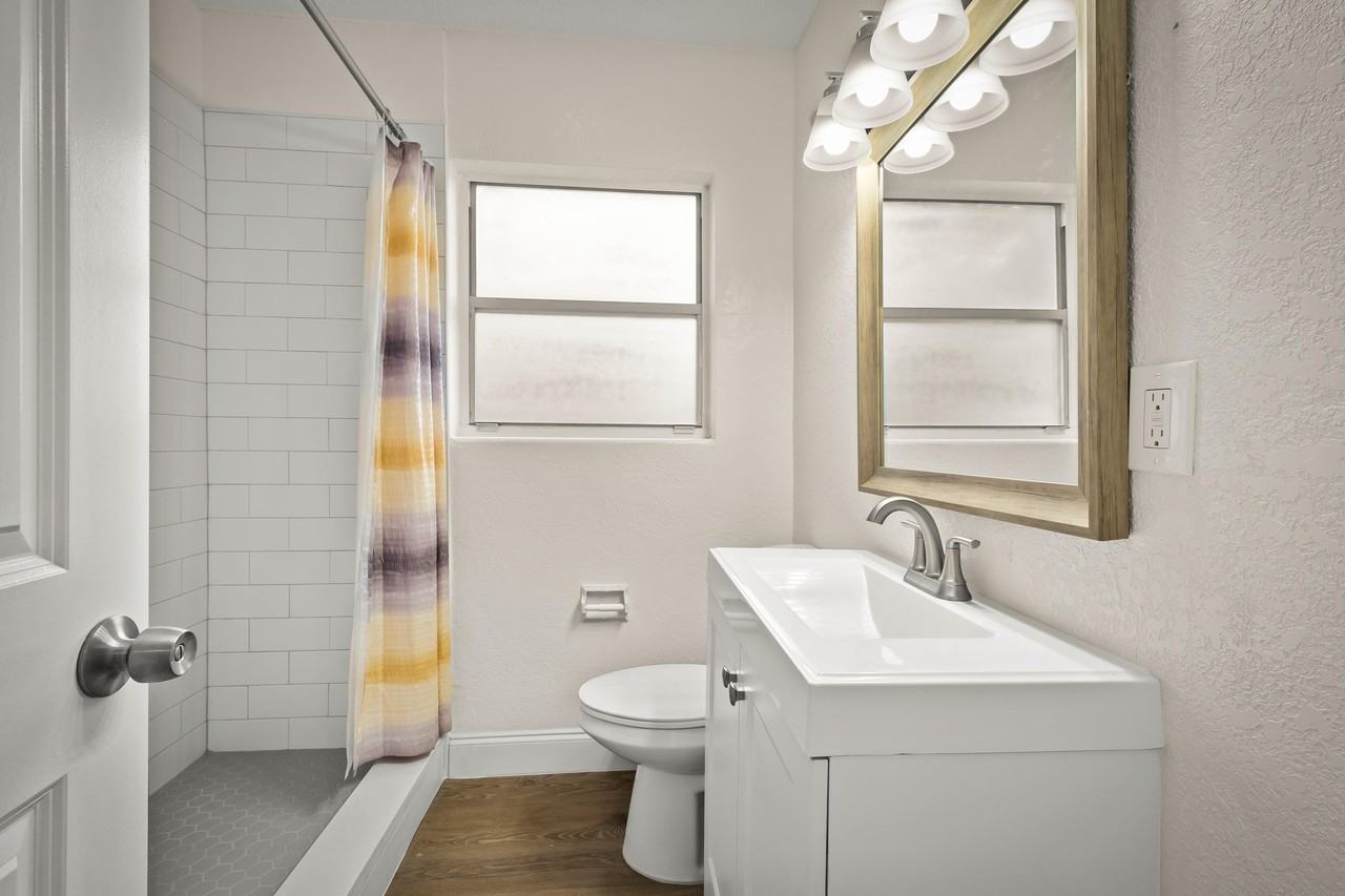 Janice Circle South - Photo 6 of 12