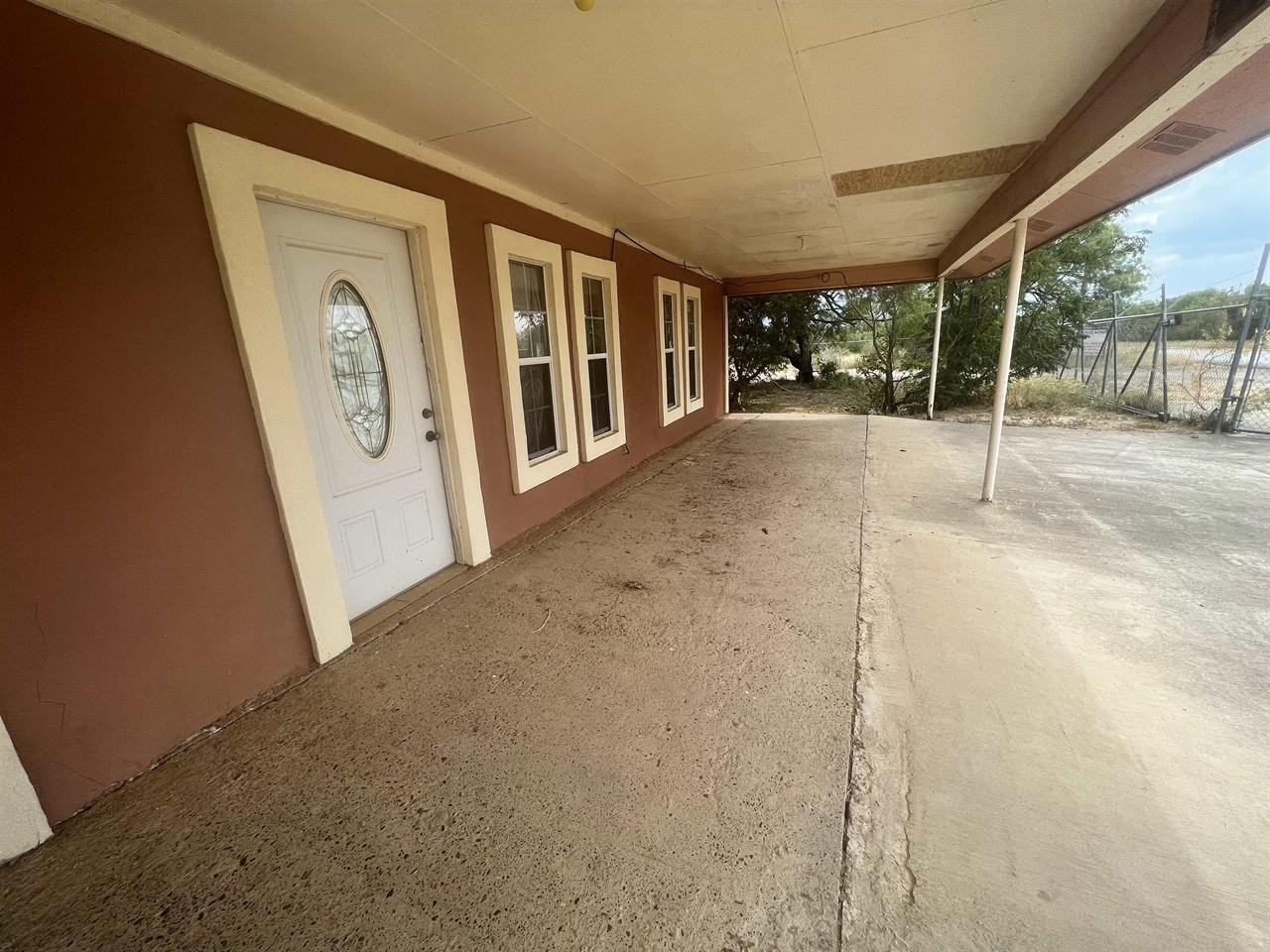 577 Rancho Penitas Rd - Photo 3 of 15