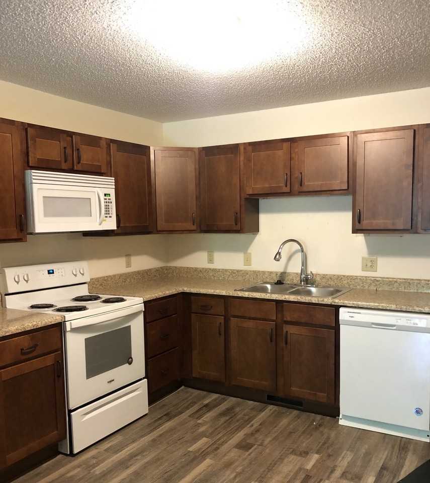1532 W Chestnut St #A - Photo 2 of 6