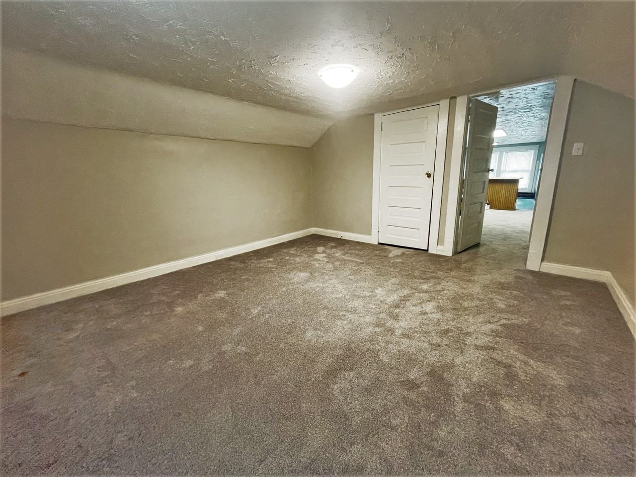 2304 E 5th Ave #2 - Photo 5 of 12