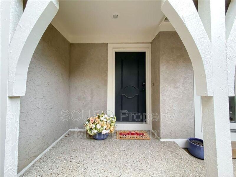 10420 Garnett St - Photo 3 of 33