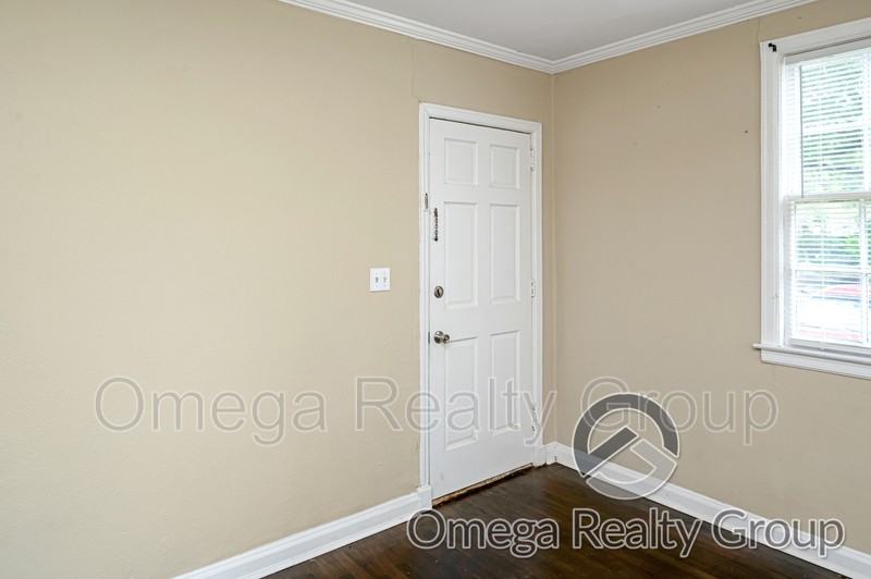 1020 Pershing St #B - Photo 6 of 25