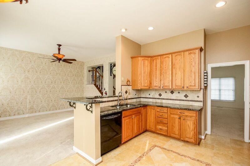 108 Waters Lndg - Photo 3 of 36