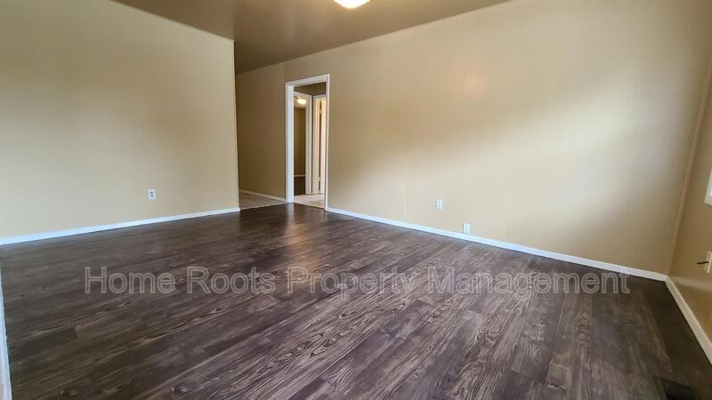 8825 Country Club Rd - Photo 3 of 12