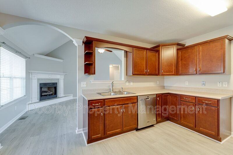 7420 Salmon Ln - Photo 4 of 30
