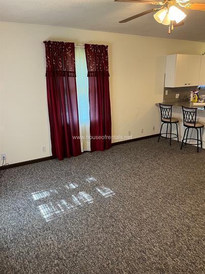 305 Pennsylvania Avenue - Photo 3 of 10