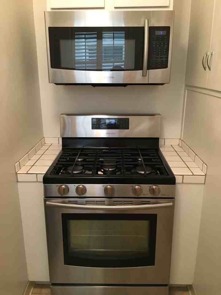 Heather Apartments - Photo 3 of 11