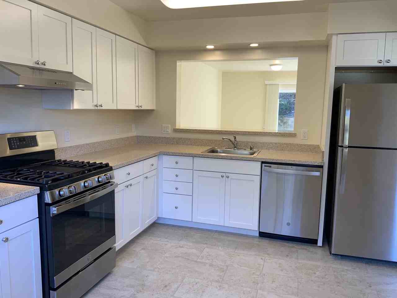 854 MacArthur Avenue #A - Photo 3 of 14