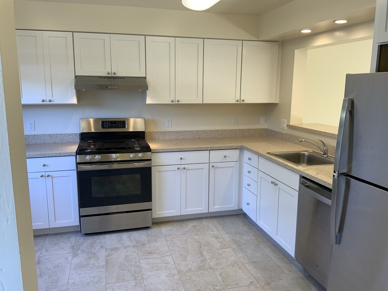 854 MacArthur Avenue #A - Photo 6 of 14