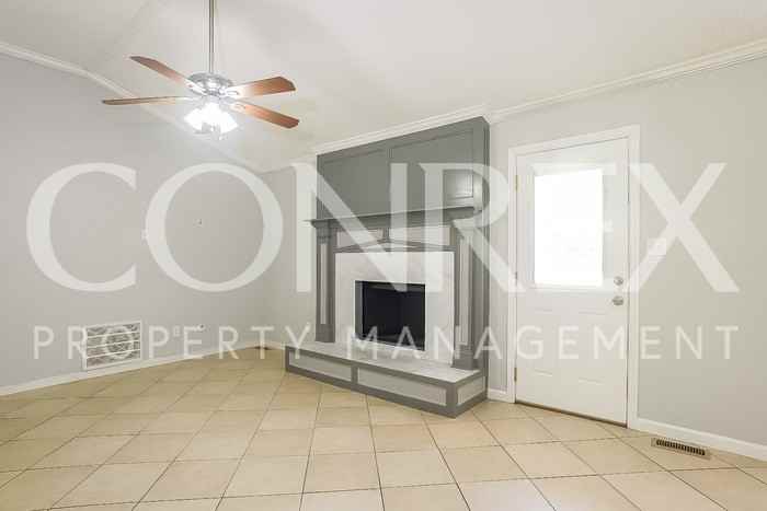 1478 Goshen Rd - Photo 3 of 12