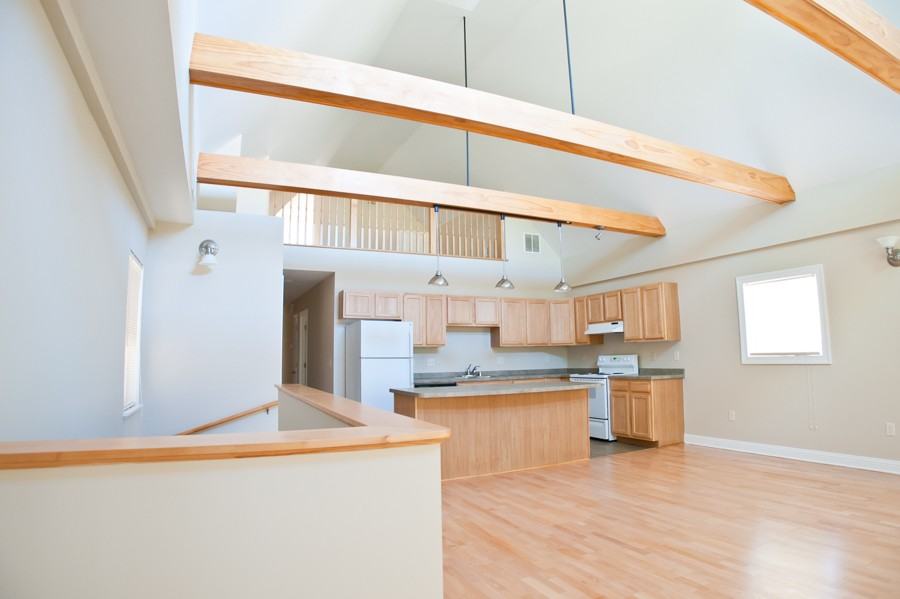 3255 N Oakland Ave - Photo 2 of 30