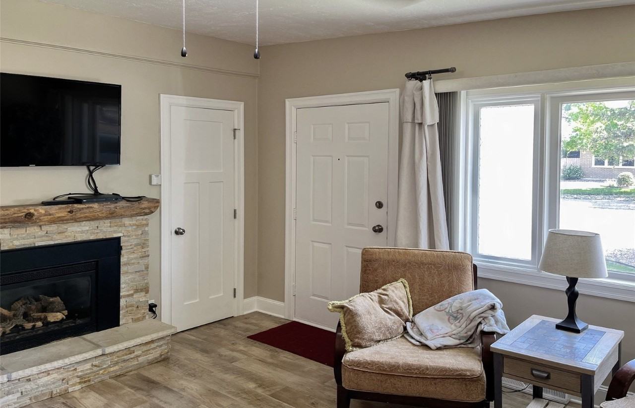 1025 Durango Dr #NA - Photo 2 of 13