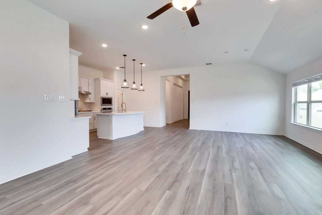 271 Jefferson Dr #1 - Photo 3 of 27