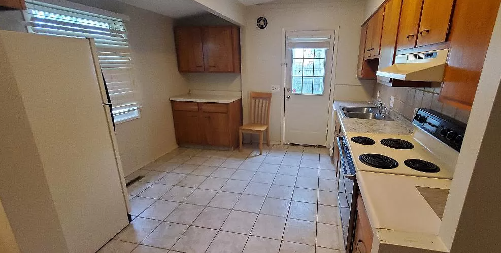 1020 S Eastview Dr #1 - Photo 2 of 12