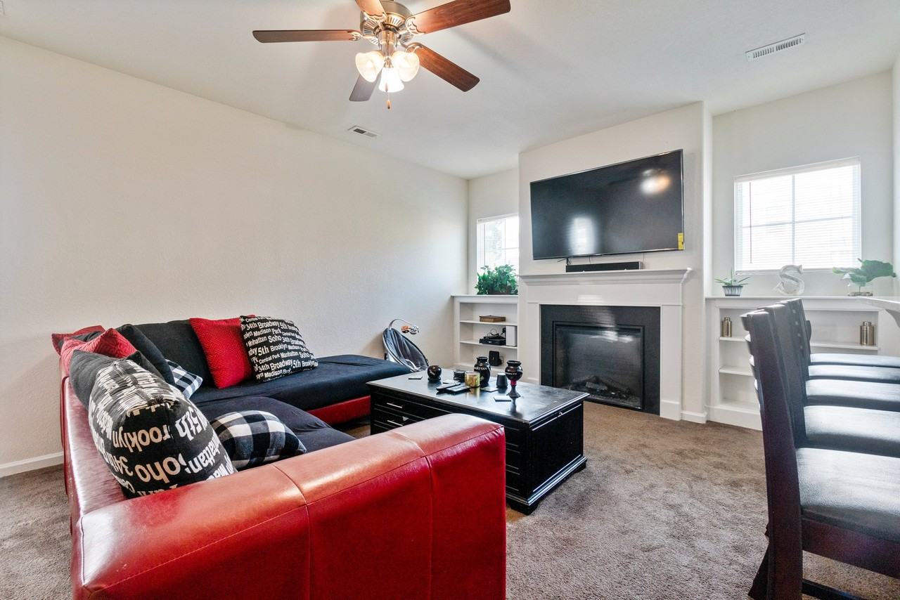 2104 Miller Ave #1 - Photo 7 of 37