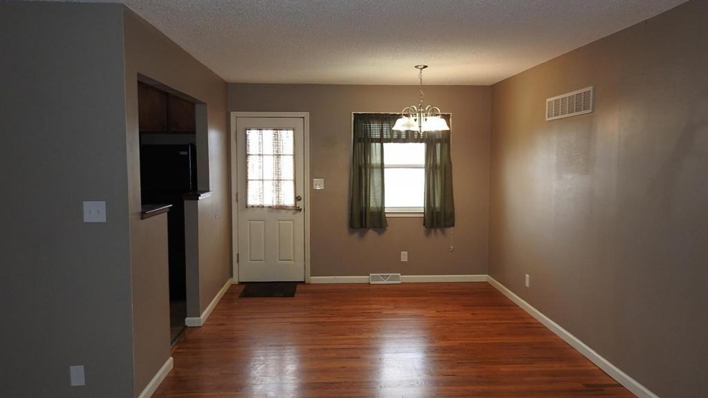 5508 Ne 51st St - Photo 3 of 9