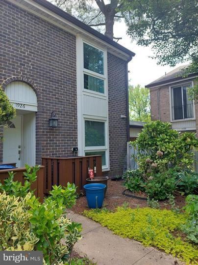 1926 Greenhaven Dr #1 - Photo 2 of 20