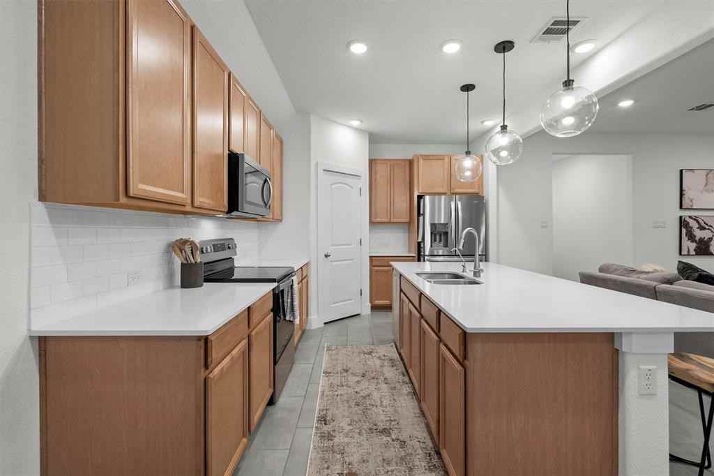 19328 Colgin Dr - Photo 7 of 31