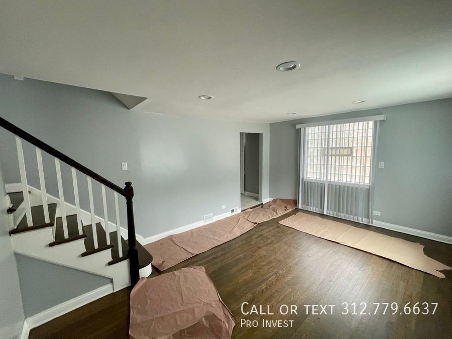 9626 S Oglesby Ave - Photo 3 of 17