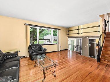 959 Mcdowell Dr #NA - Photo 3 of 8