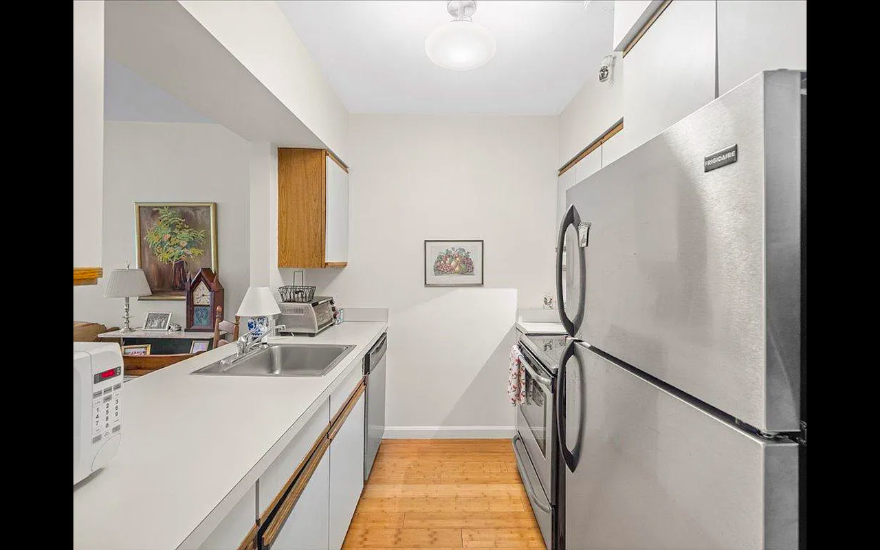 145 Pinckney St #202