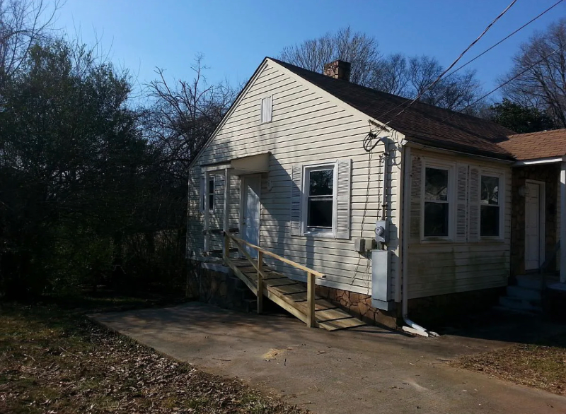 1717 Lombard Pl - Photo 2 of 11
